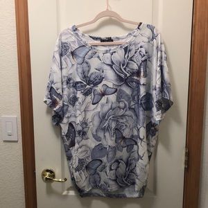 This is a beautiful shirt great for summer.